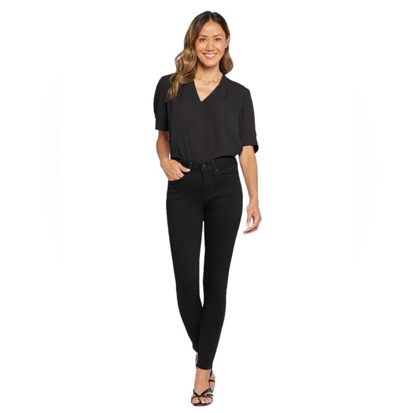 NEW NYDJ Ami Stretch Ankle Skinny Jeans in Black - Size 0P - Picture 2 of 4